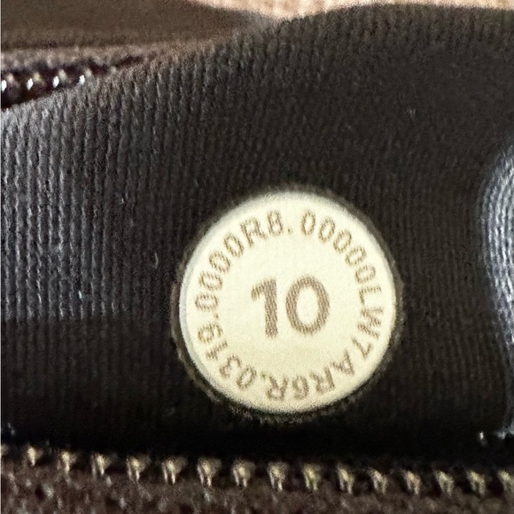 Lululemon Speed Up shorts - Picture 3 of 3